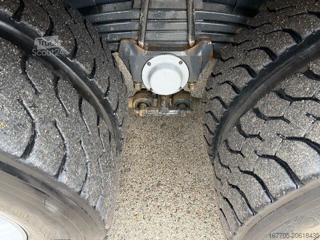 Concrete mixer truck Astra HD9 84.48