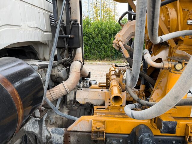 Concrete mixer truck Astra HD9 84.48