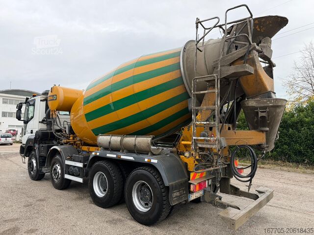 Concrete mixer truck Astra HD9 84.48