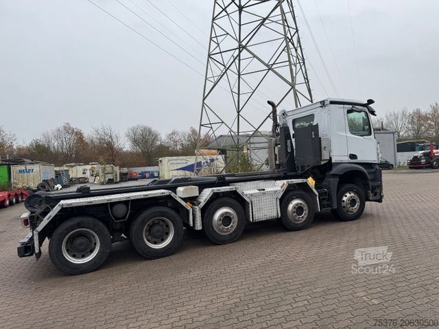 Haakarm vrachtwagen MERCEDES-BENZ AROCS 10x4/6 MOBAS Abrollkipper RETARDER