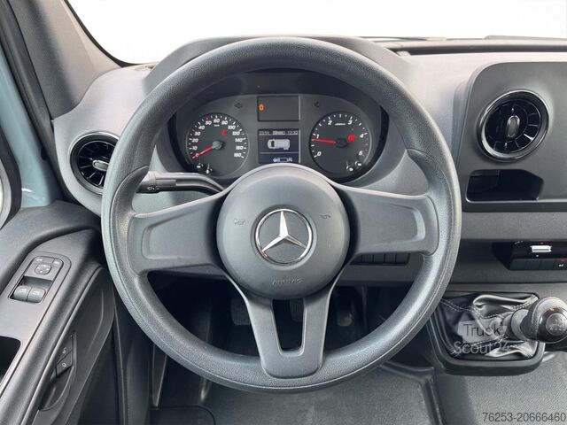 Pick-up dodávka Mercedes-Benz Sprinter 311 CDI DoKa Pritsche RS 3.665 MM AHK