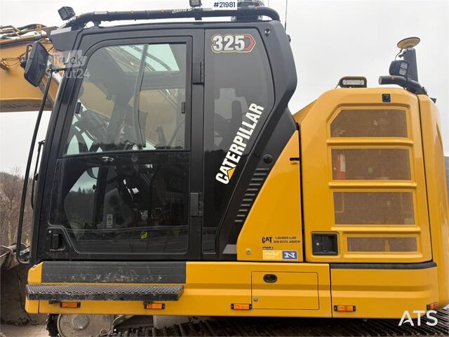 Gravemaskine med larvebånd CAT 325