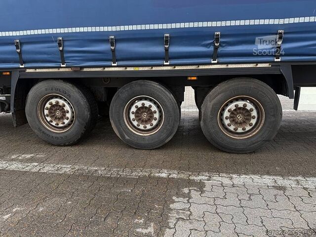 Presenninger, der kan skubbes Krone Curtainsider / Planenauflieger / Gardin