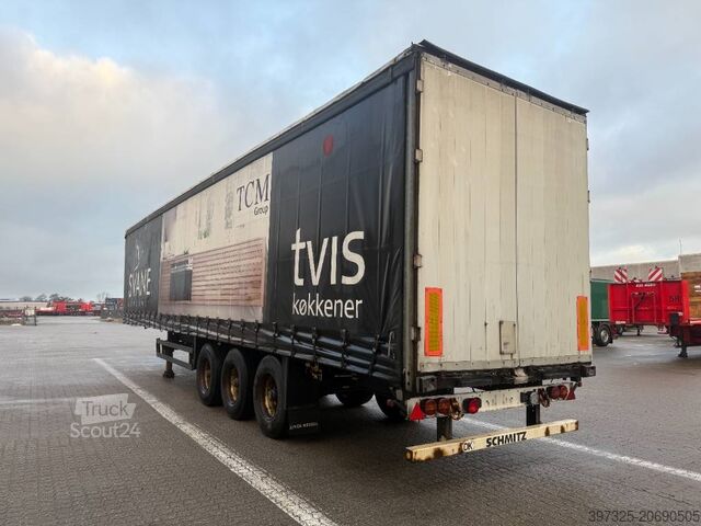 Skjutbara presenningar Schmitz Curtainsider / Planenauflieger / Gardin
