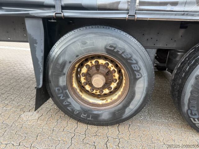 Skjutbara presenningar Schmitz Curtainsider / Planenauflieger / Gardin