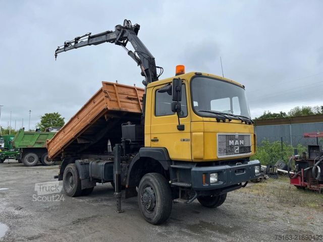 Autocarro ribaltabile MAN F2000 19.343 FAK 2-Achs Allradkipper Kran