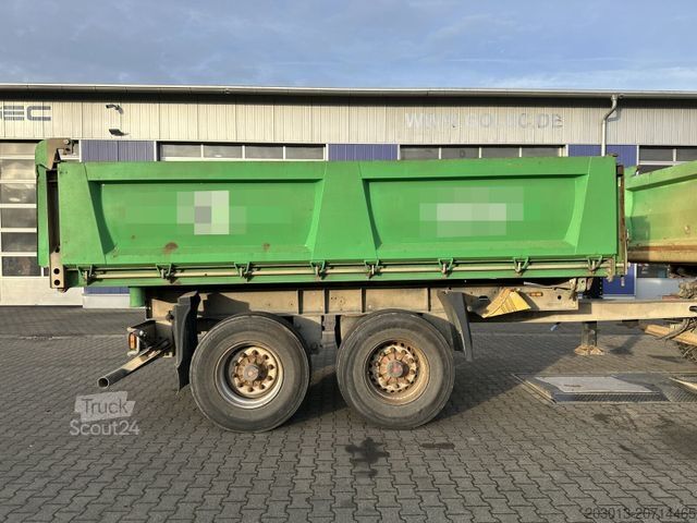 Dreiseitenkipper Anhänger SCHMITZ CARGOBULL Gotha ZKD 18 Tandem Kipper Anhänger 2 Achse