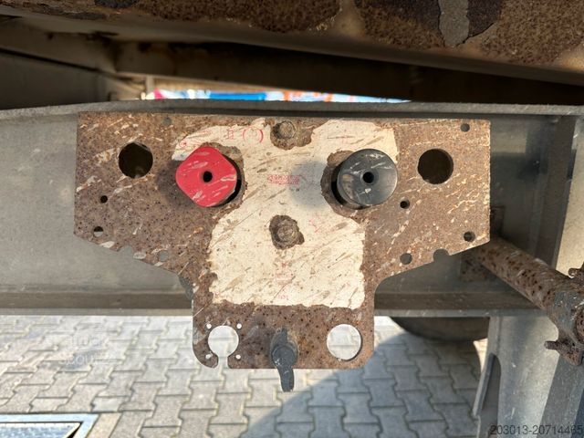 Dreiseitenkipper Anhänger SCHMITZ CARGOBULL Gotha ZKD 18 Tandem Kipper Anhänger 2 Achse