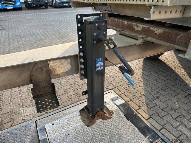 Dreiseitenkipper Anhänger SCHMITZ CARGOBULL Gotha ZKD 18 Tandem Kipper Anhänger 2 Achse