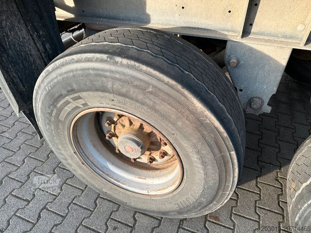 Dreiseitenkipper Anhänger SCHMITZ CARGOBULL Gotha ZKD 18 Tandem Kipper Anhänger 2 Achse