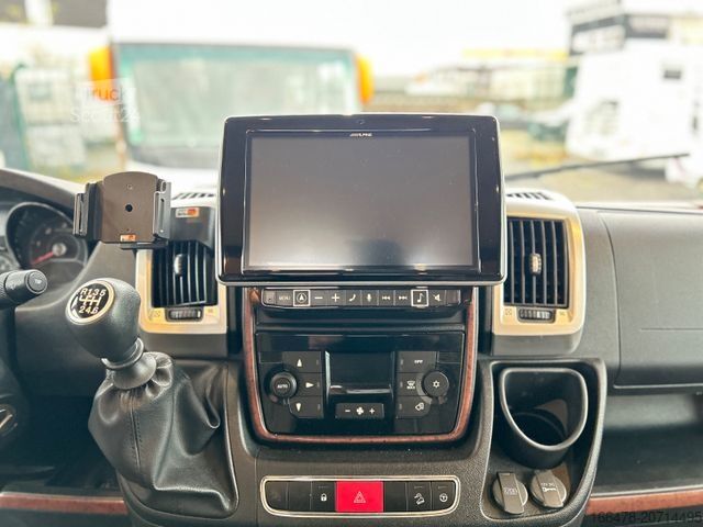 Integriertes Wohnmobil CARTHAGO Chic C-Line I 4.9 *Einzelbetten-Hubbett*