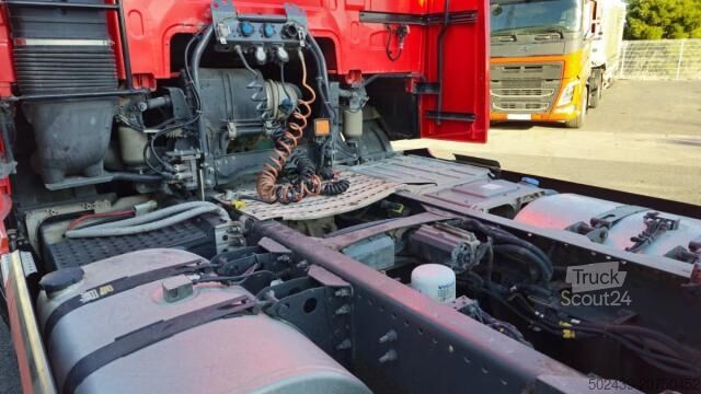 Standardowy ciągnik siodłowy Volvo FH 460