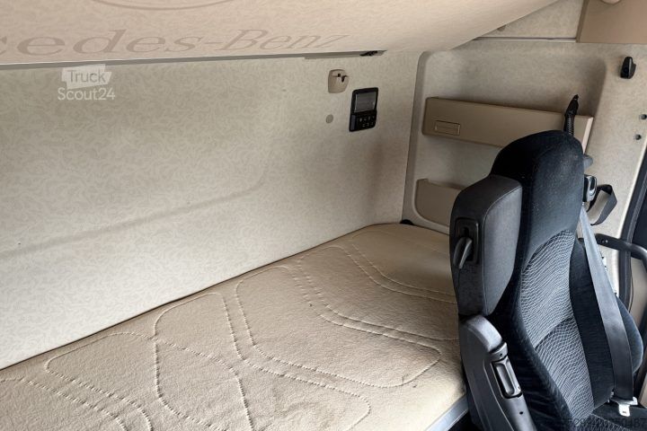 Standaard trekker Mercedes-Benz Actros 1843 4x2 / Swiss-Vehicle