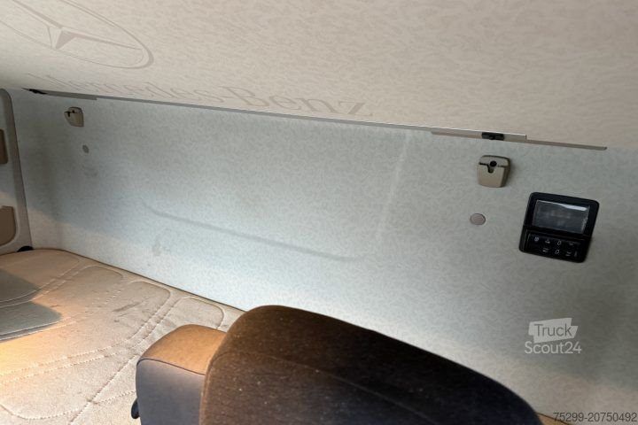 Standaard trekker Mercedes-Benz Actros 1843 4x2 / Swiss-Vehicle