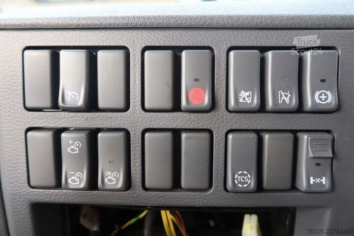 Koffer Volvo FL Bak + Dhollandia klep 2000 Kg