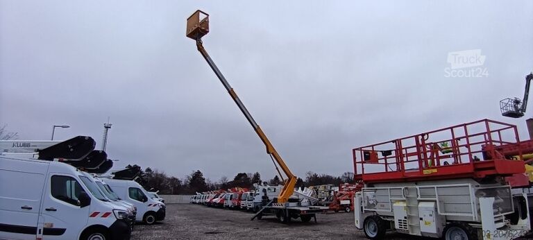 Kravas automašīna ar darba platformu Nissan Cabstar Multitel 180 ALU AF - 18 m