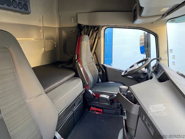 Standard-SZM Volvo FH 13.420 Globetrotter / ADR + PTO / Stand Airco