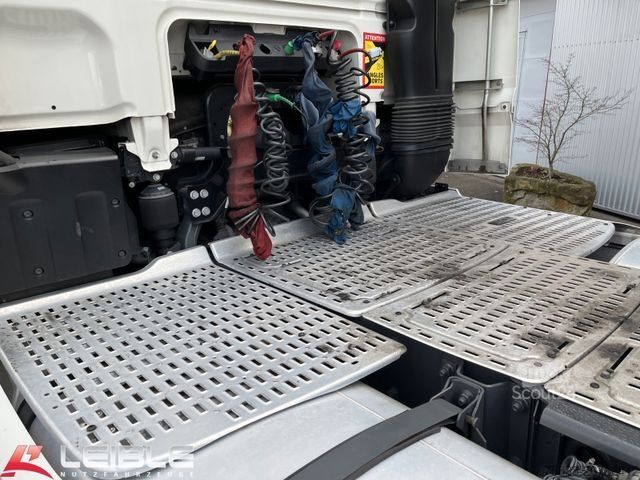 Standardni vlačilec DAF XF 530 SSC*2xTank*Standklima*Retarder*TV*Leder*