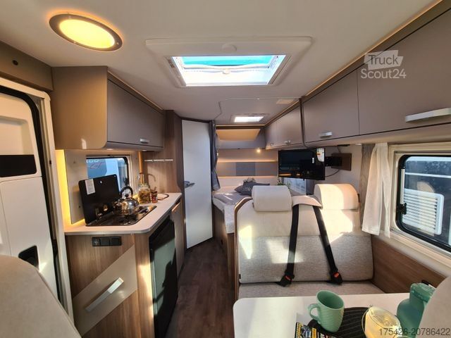 Ημιενσωματωμένο αυτοκινούμενο τροχόσπιτο CARADO T 135 *pro+ Paket*Fahrradträger*