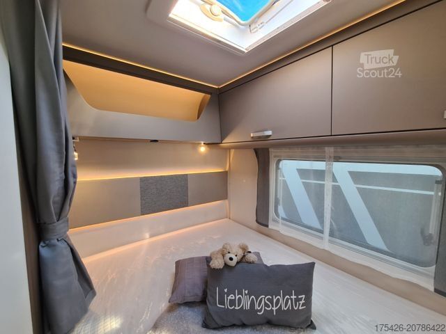 Ημιενσωματωμένο αυτοκινούμενο τροχόσπιτο CARADO T 135 *pro+ Paket*Fahrradträger*