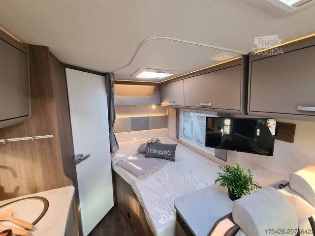 Ημιενσωματωμένο αυτοκινούμενο τροχόσπιτο CARADO T 135 *pro+ Paket*Fahrradträger*