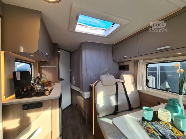 Ημιενσωματωμένο αυτοκινούμενο τροχόσπιτο CARADO T 135 *pro+ Paket*Fahrradträger*