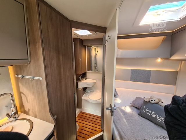 Ημιενσωματωμένο αυτοκινούμενο τροχόσπιτο CARADO T 135 *pro+ Paket*Fahrradträger*