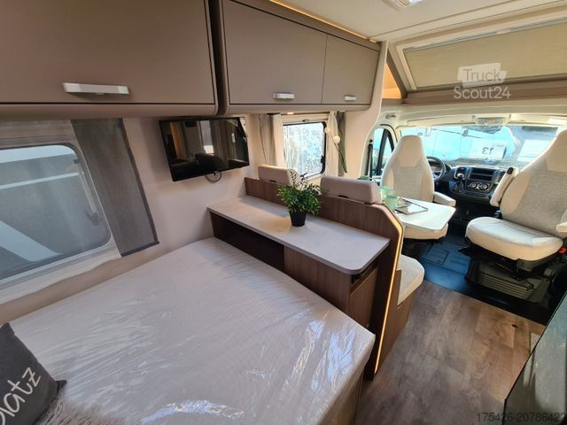 Ημιενσωματωμένο αυτοκινούμενο τροχόσπιτο CARADO T 135 *pro+ Paket*Fahrradträger*