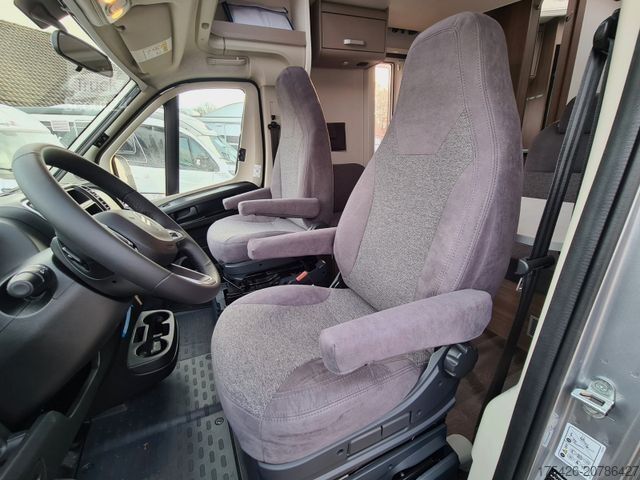 Ημιενσωματωμένο αυτοκινούμενο τροχόσπιτο CARADO T 328 *Für 5 Personen*pro + Paket*TV-Paket*