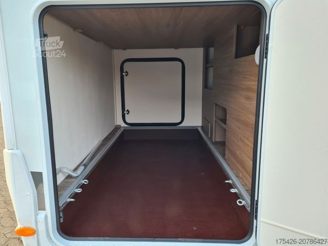 Ημιενσωματωμένο αυτοκινούμενο τροχόσπιτο CARADO T 328 *Für 5 Personen*pro + Paket*TV-Paket*