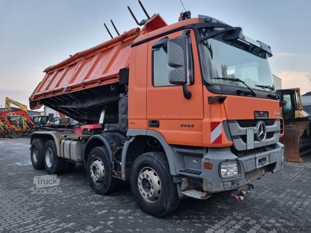Τρίπλευρο ανατρεπόμενο φορτηγό MERCEDES-BENZ Mercedes-Benz 4144