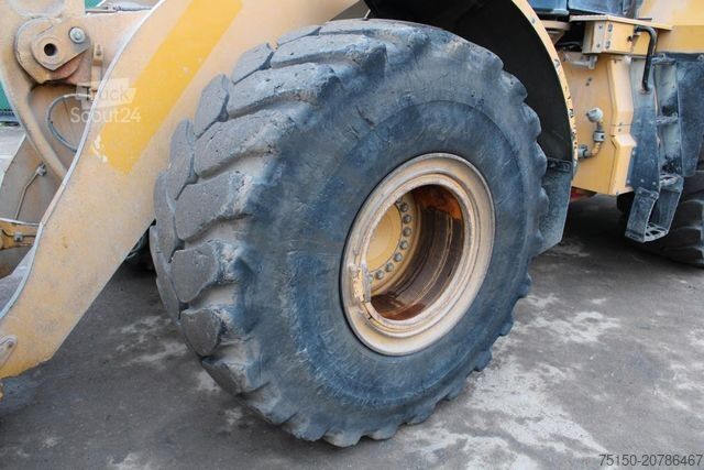 Riteņu iekrāvējs CATERPILLAR 966 MXE - Nr.: 724