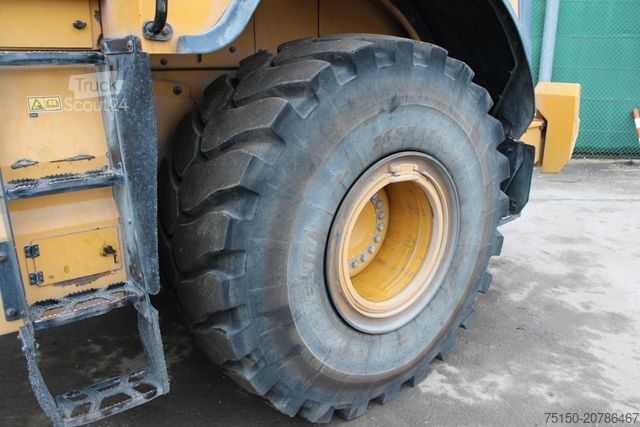 Riteņu iekrāvējs CATERPILLAR 966 MXE - Nr.: 724