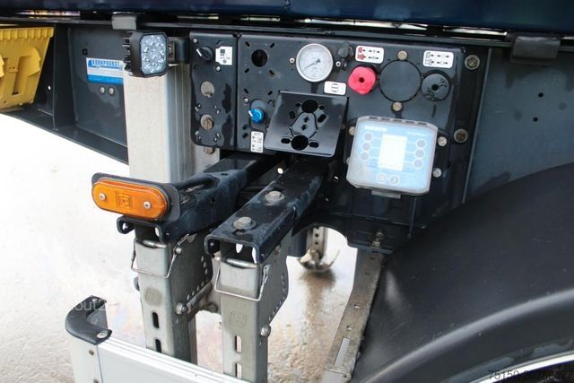 Semi-remorque benne WIELTON Kippmulde 28 m³ deck UNFALL Nr.: 931