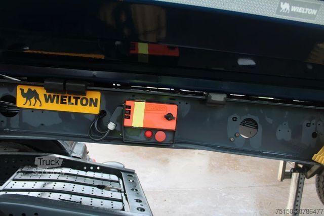 Semi-remorque benne WIELTON Kippmulde 28 m³ deck UNFALL Nr.: 931