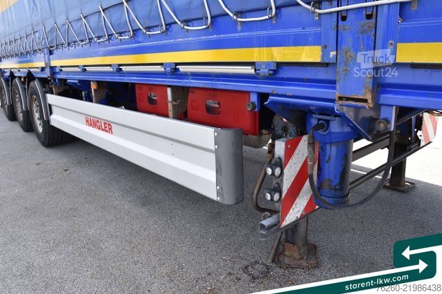 Åpen semitrailer med presenning Hangler Megatrailer Schräglader Coil Bordwand