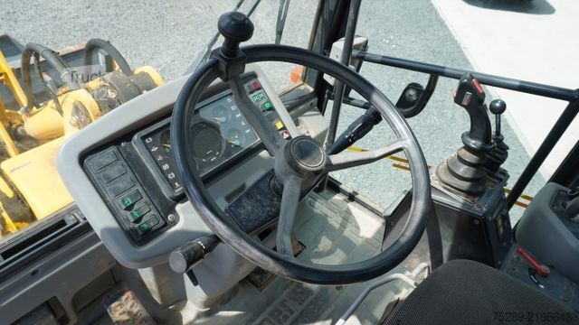Carregadora de rodas KRAMER Allrad 303 Radlader Gabel Schaufel