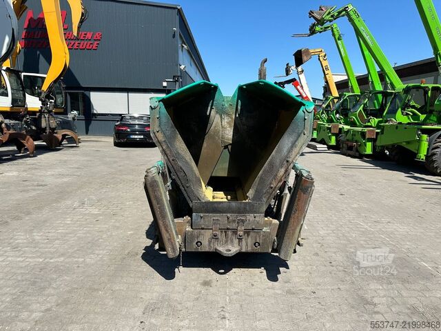 Асфальтоукладчик BOMAG HBF 223 C