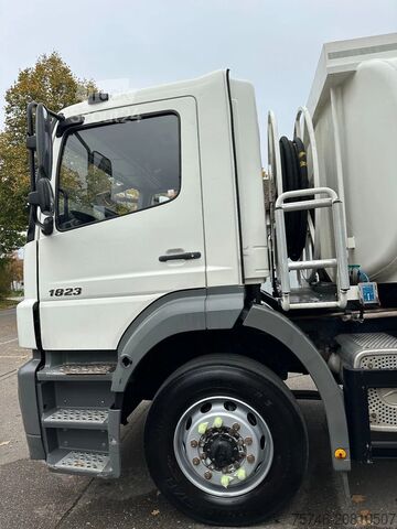 Tankowiec Mercedes-Benz Axor 1823 LA *Tankwagen für Heizöl/Diesel, 2 Ka...