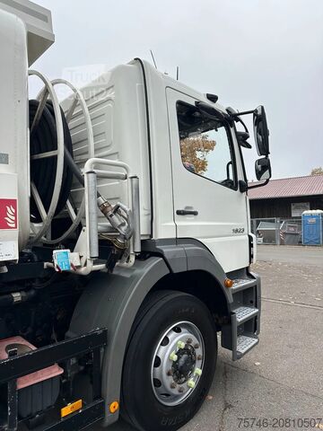 Tankowiec Mercedes-Benz Axor 1823 LA *Tankwagen für Heizöl/Diesel, 2 Ka...