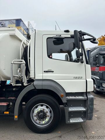 Tankowiec Mercedes-Benz Axor 1823 LA *Tankwagen für Heizöl/Diesel, 2 Ka...