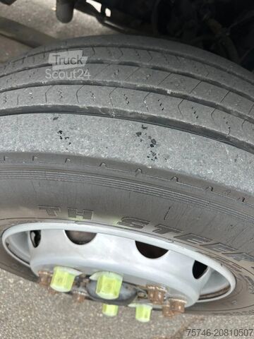 Tankowiec Mercedes-Benz Axor 1823 LA *Tankwagen für Heizöl/Diesel, 2 Ka...