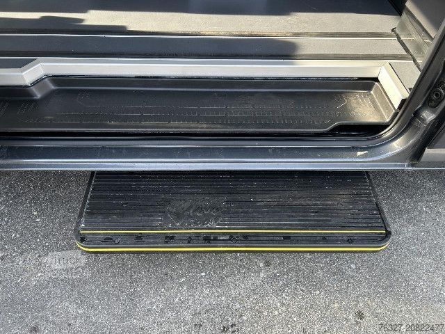 Minibus MAN TGE 3.180 4X2F SB KOMBI