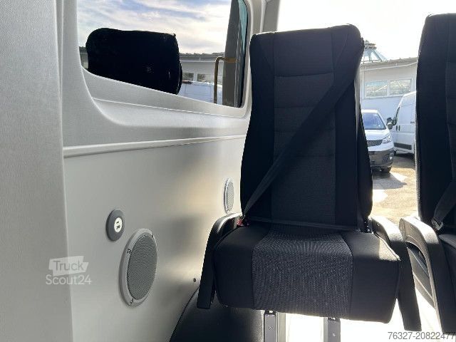 Minibus MAN TGE 3.180 4X2F SB KOMBI