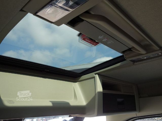 Sklápěcí vůz Volvo FH 500 8x4 3-Seiten Kipper DSK-4