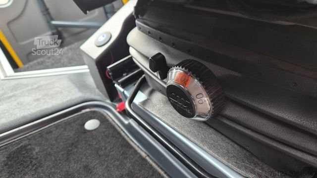 Minibusz MERCEDES-BENZ 517 Sprinter GSR 2 Automatik 22 SS Stock