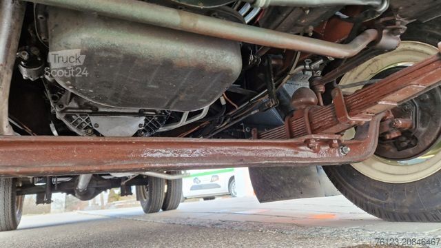 Minibus MERCEDES-BENZ Vorgänger Sprinter O 319 Samba mit Faltdach AC