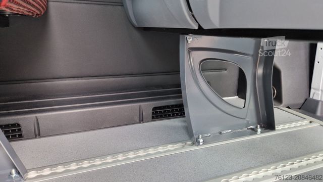 Minibusz MERCEDES-BENZ Sprinter Lord Light 22 Sitzer 5 x Lagerfahrzeug