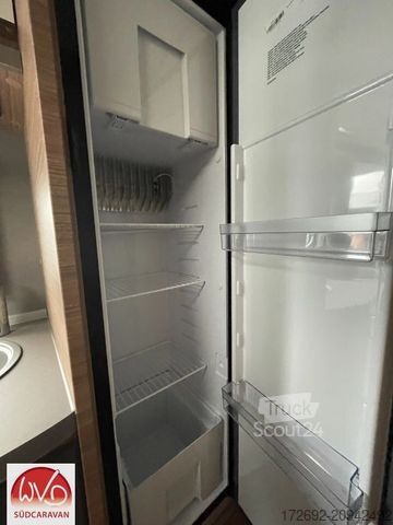 Autorulotă integrată WEINSBERG CaraCore 650 MEG