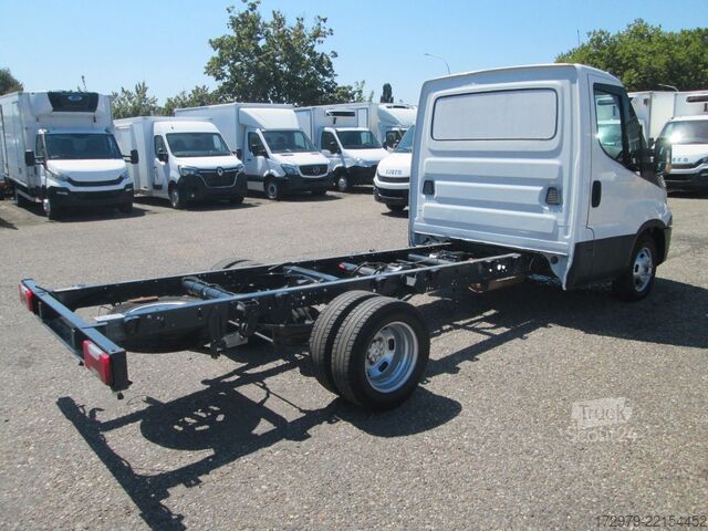 Transporter Fahrgestell IVECO 35 C13*Fahrgestell*